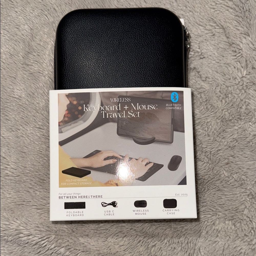 Wireless Keyboard and Mouse Travel Set - Black